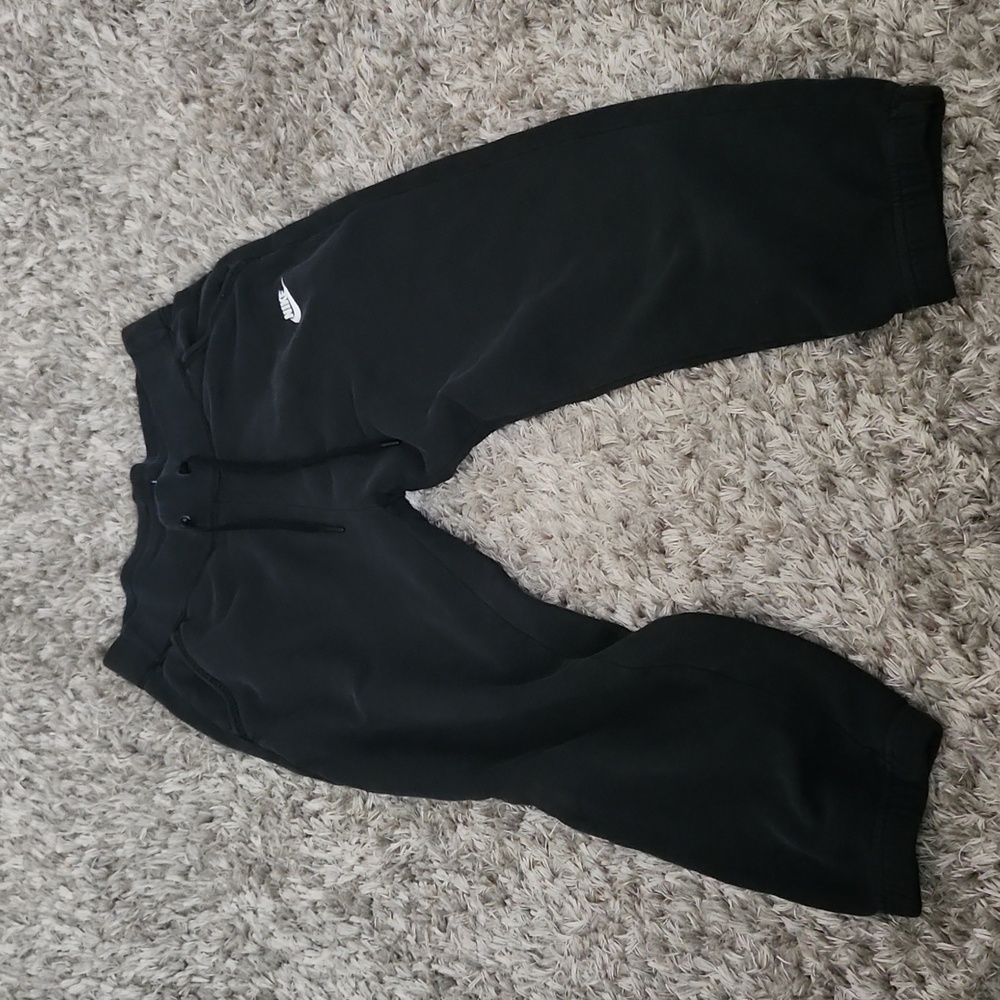 Nike jogger crops